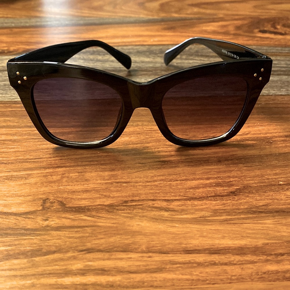 CATEYE SUNGLASSES